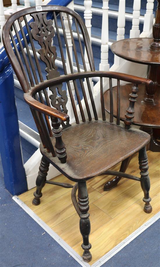 A Victorian yew, elm and ash Windsor chair